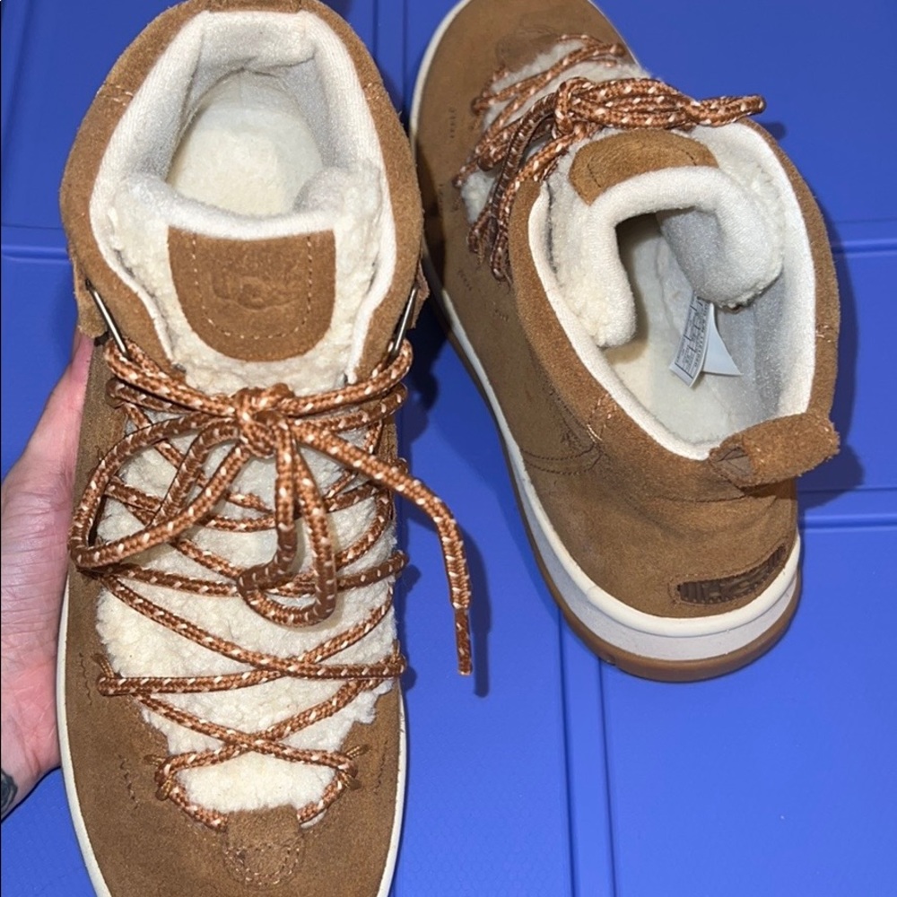 UGG BOOTS